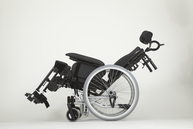 fauteuil-roulant-confort-id-soft-avec-accessoires.jpg.png